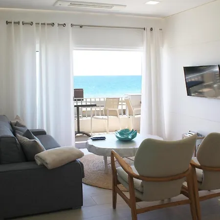 Front Sea Apartment